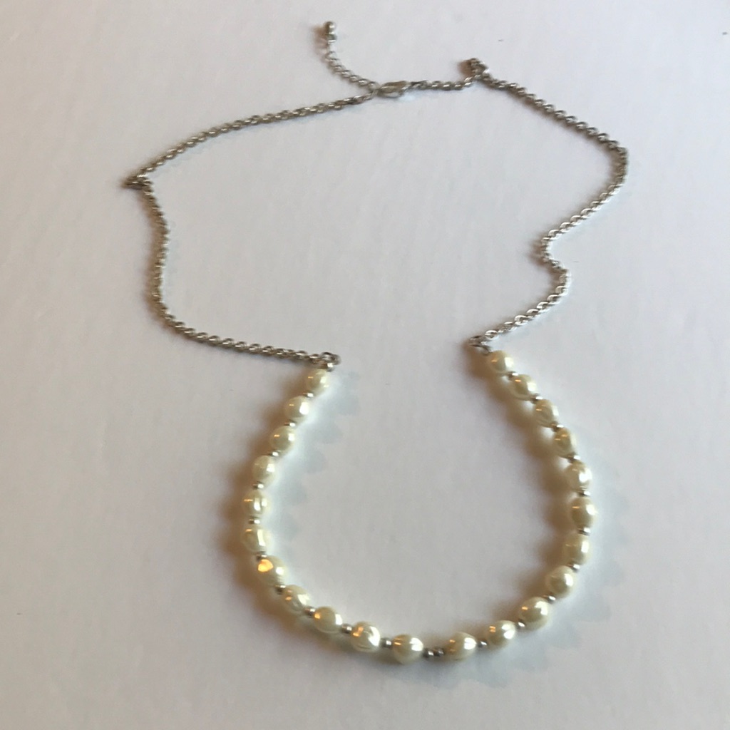 Silver Tone Pearl And Silver Tone Bead Necklace Silver Tone Pearl And Silver Tone Bead Necklace